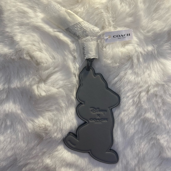 NWT Coach Disney Goofy Leather Hang Tag Bag Charm Key Chain Fob - Picture 3 of 4